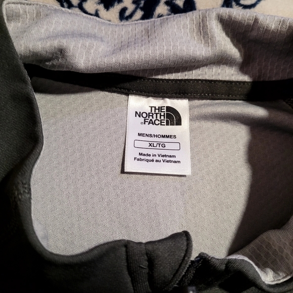 NWT mens Northface xl activeware top - Picture 5 of 7